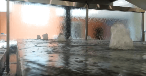 Glass-Water-Walls-and-Bubbler-Jets-in-Water-Feature-Fountain