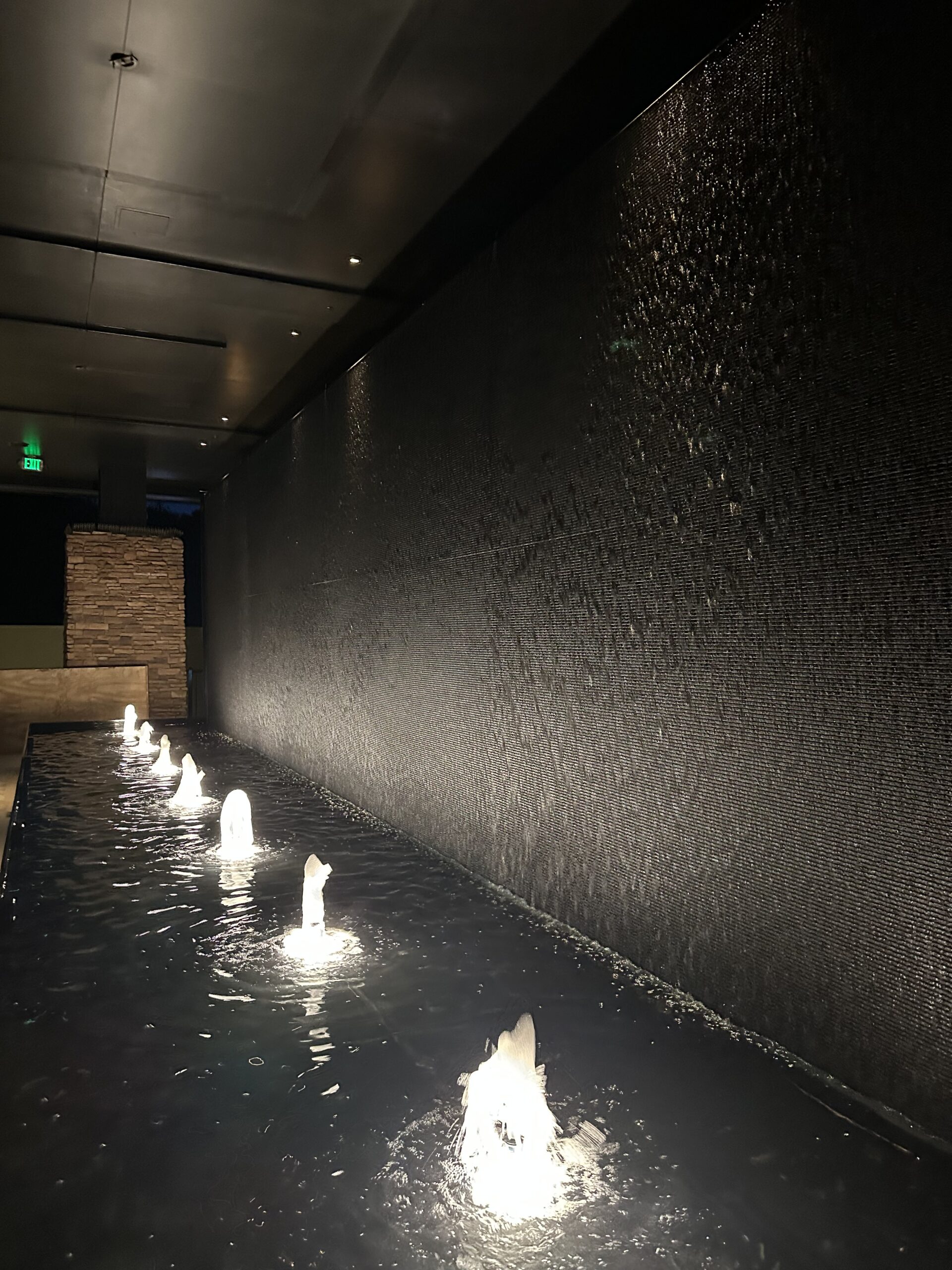 Black Scored Acrylic Water Wall with Reflection Pool and Bubbler Jets at Black Oak Casino Seven Sisters Restaurant in Tuolumne California 3 1 scaled