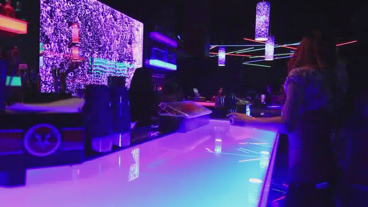 Bubble Wall Swirley Rod Style at Shadeh Nightclub in Buffalo Thunder Casino 2