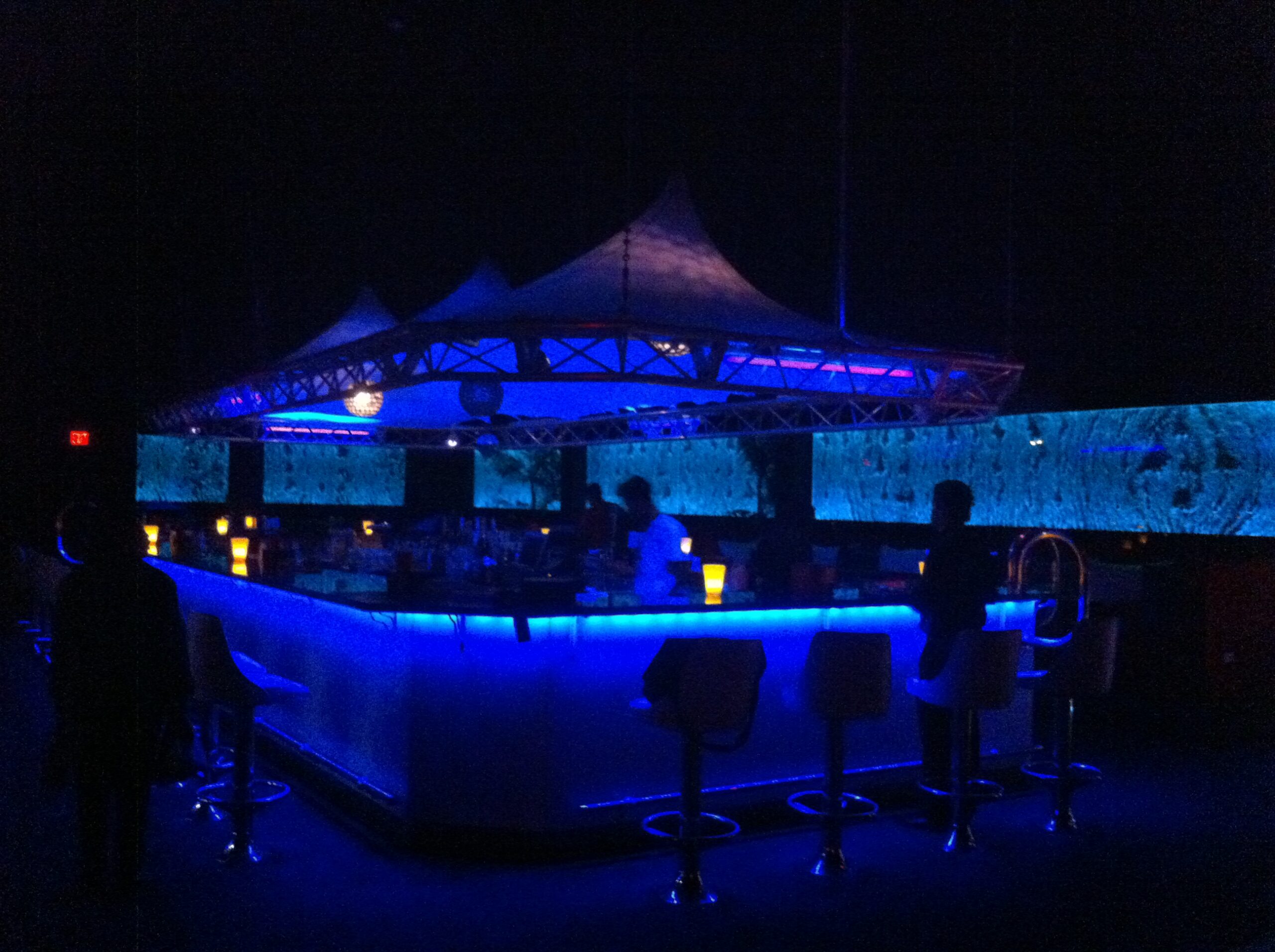 Bubble Wall Water Feature Aruba Nightclub water feature Worlds Largest Bubble Wall Installation 3 scaled