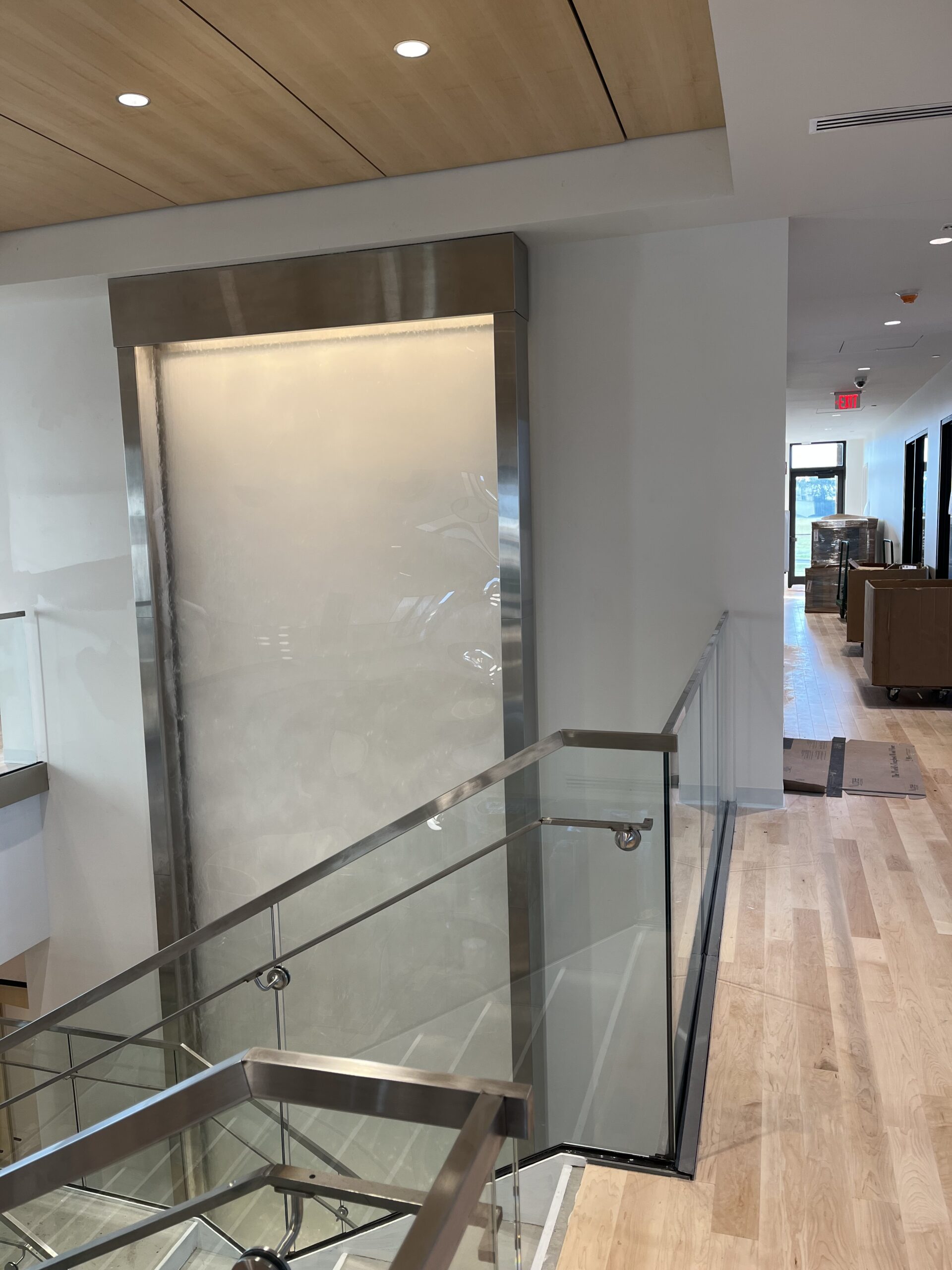 Enclosed Sealed Water Wall for Pinnacle Bank in Bowling Green, Kentucky
