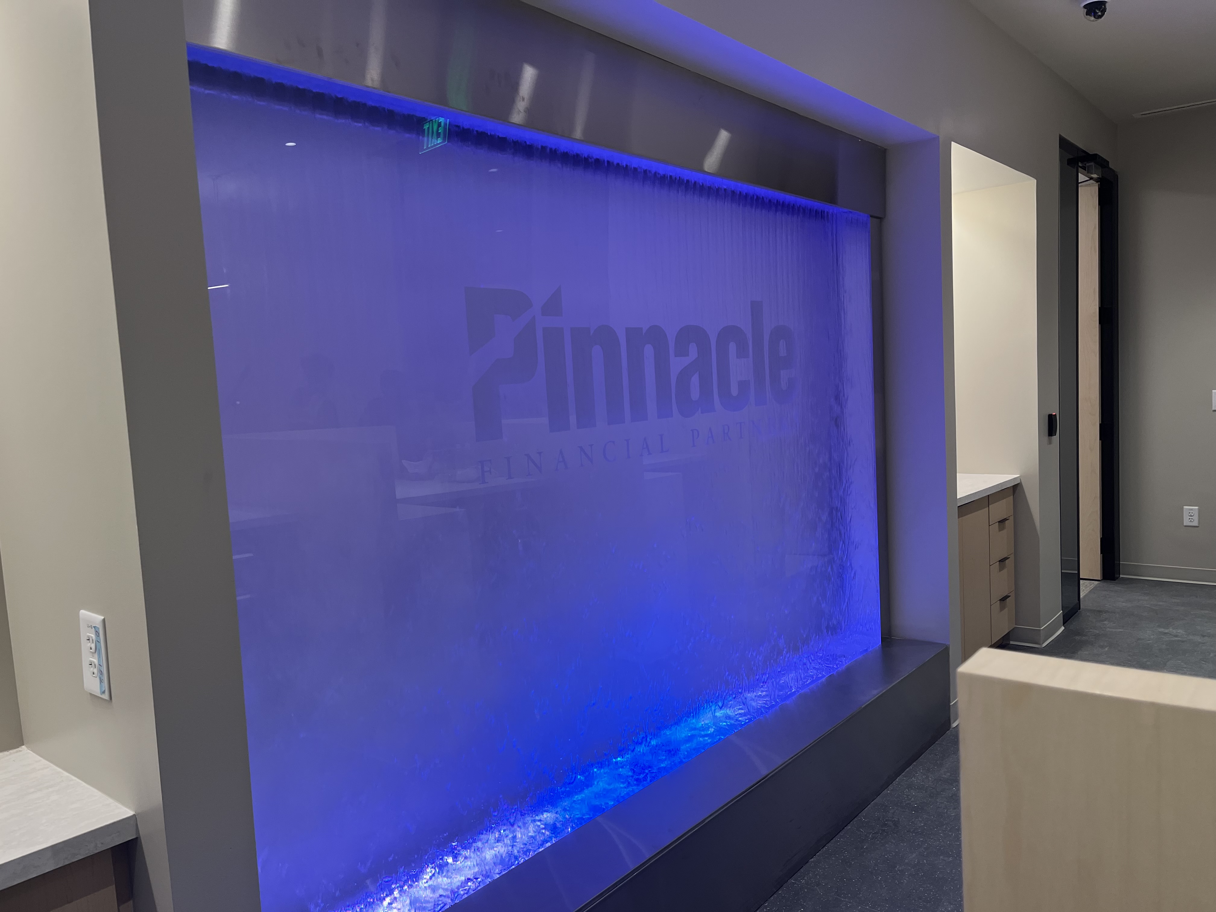 Enclosed Sealed Water Wall for Pinnacle Bank in Nashville, Tennessee (Downtown)