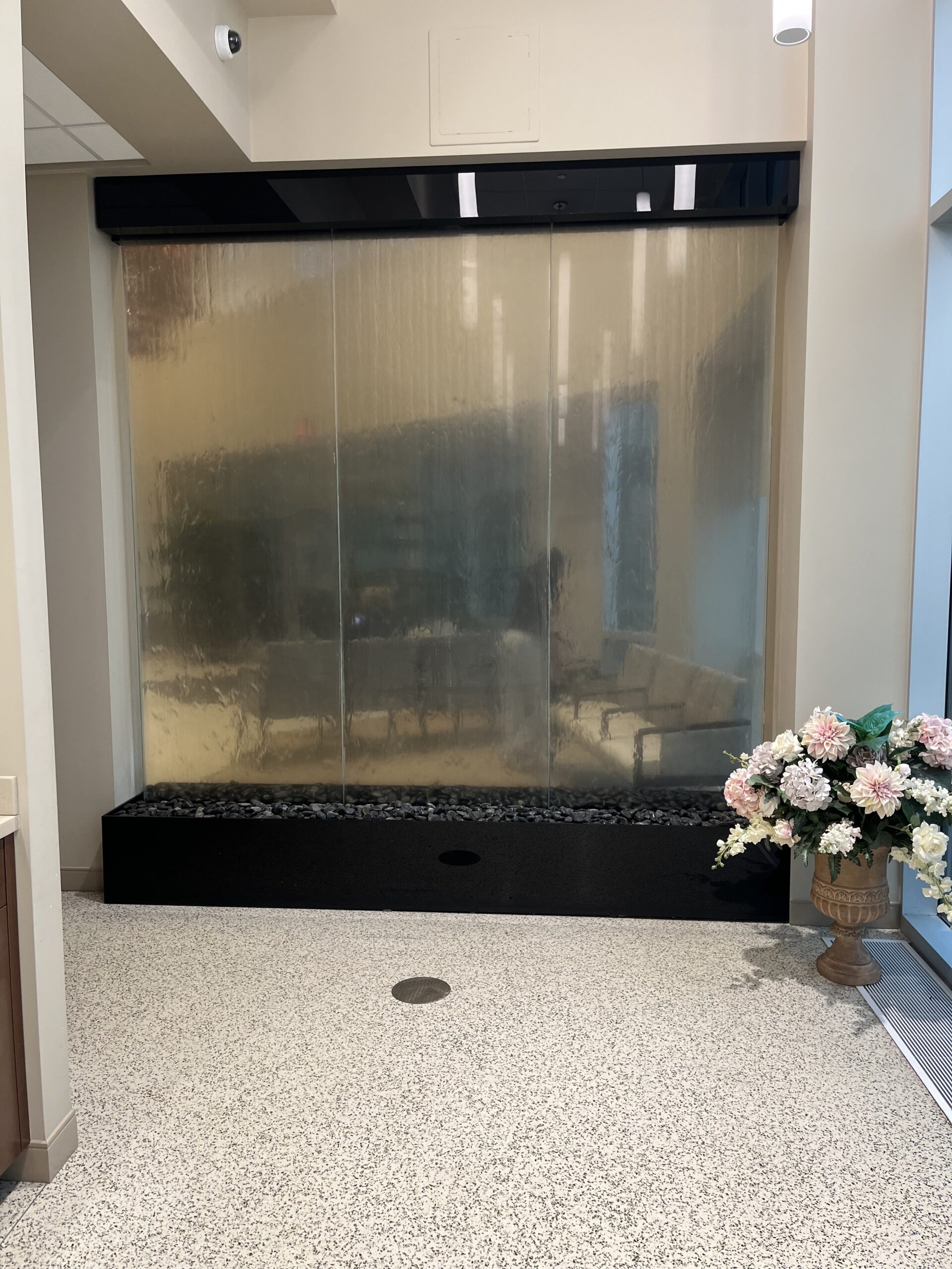 Frameless Glass Water Wall at Northwest Cancer Center in Dyer, Indiana