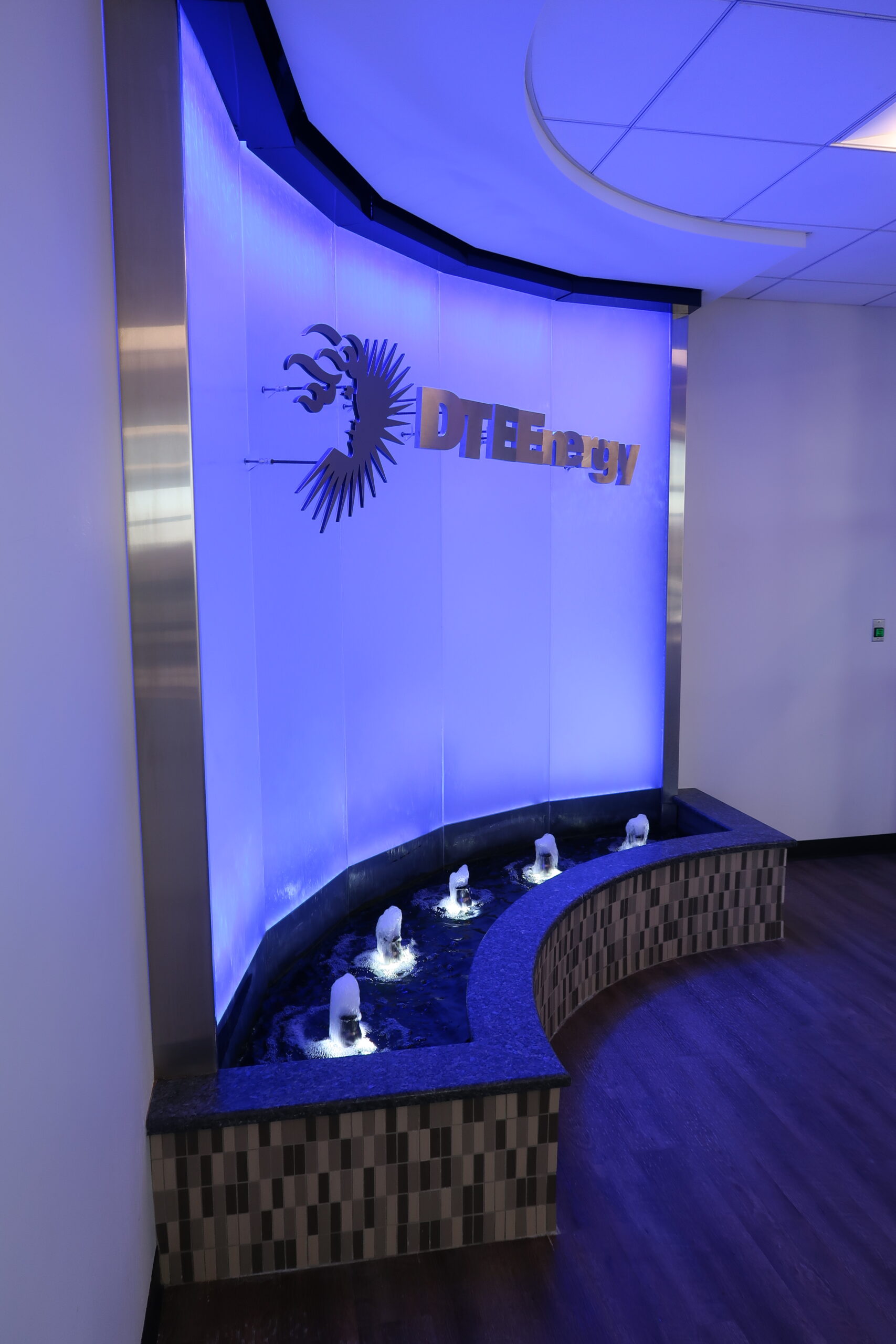 Frosted Glass Water Wall with Reflection Pool and Bubbler Jets for DTE Energy in Ann Arbor Michigan 3 scaled