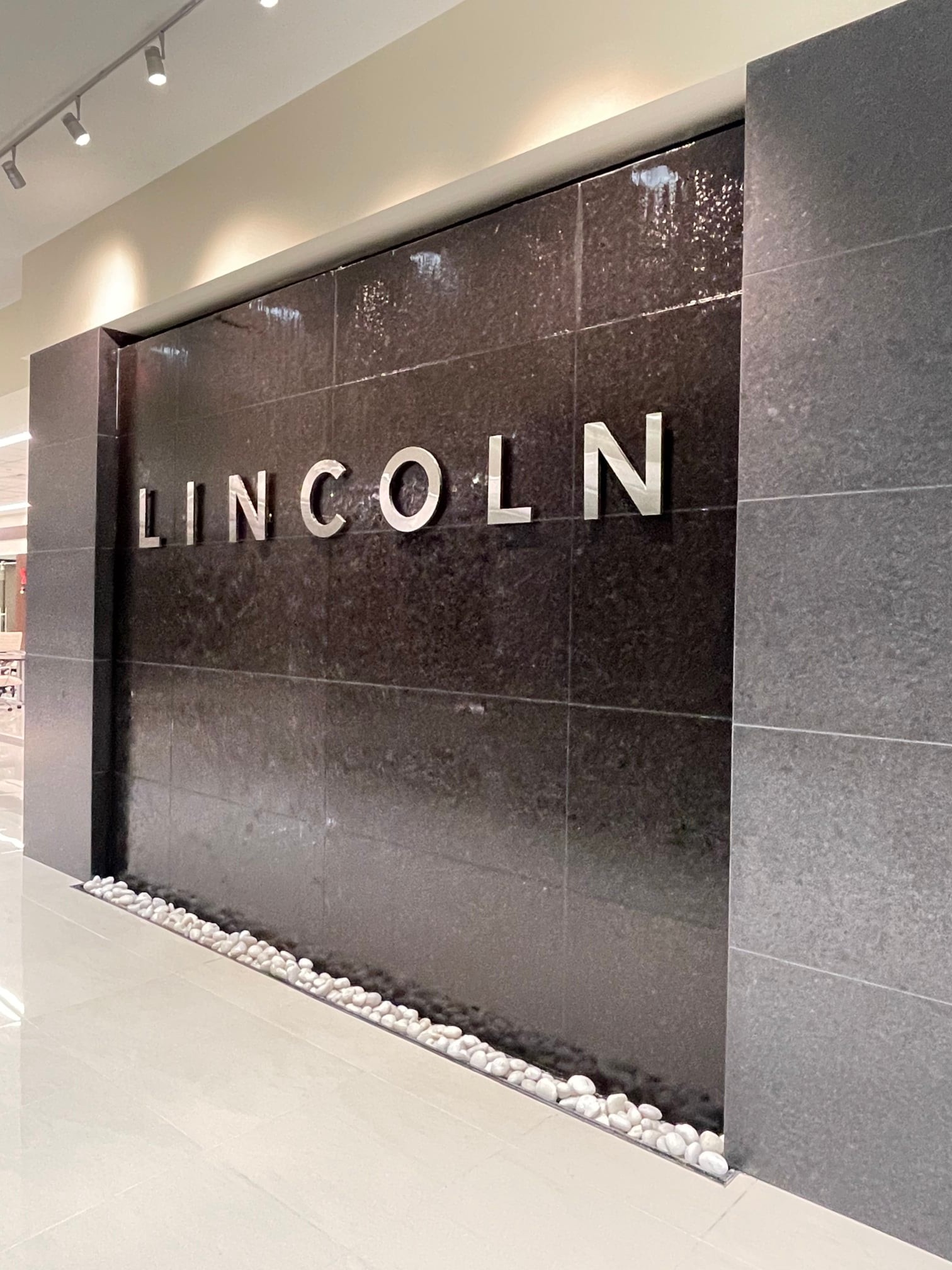 Granite Tile Water Wall at David McDavid Lincoln Frisco Dallas Texas 2 1