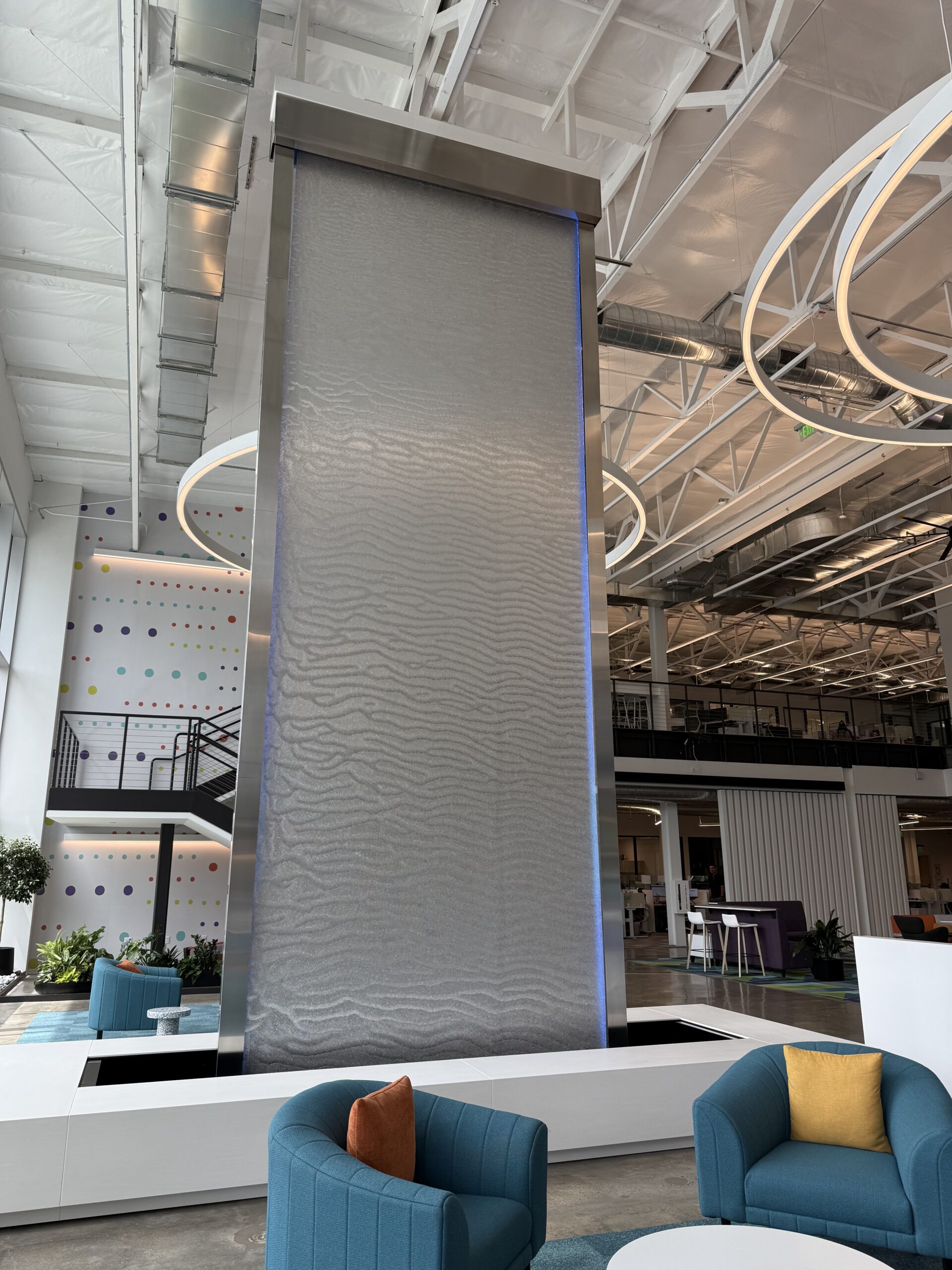 Mesh Water Wall at SPM Consumers Direct in Irvine California 9 scaled