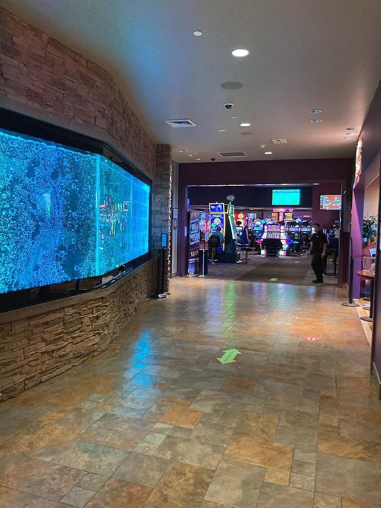 Rod Style Bubble Wall Swirley at Wild Horse Resort and Casino in Pendelton, Oregon