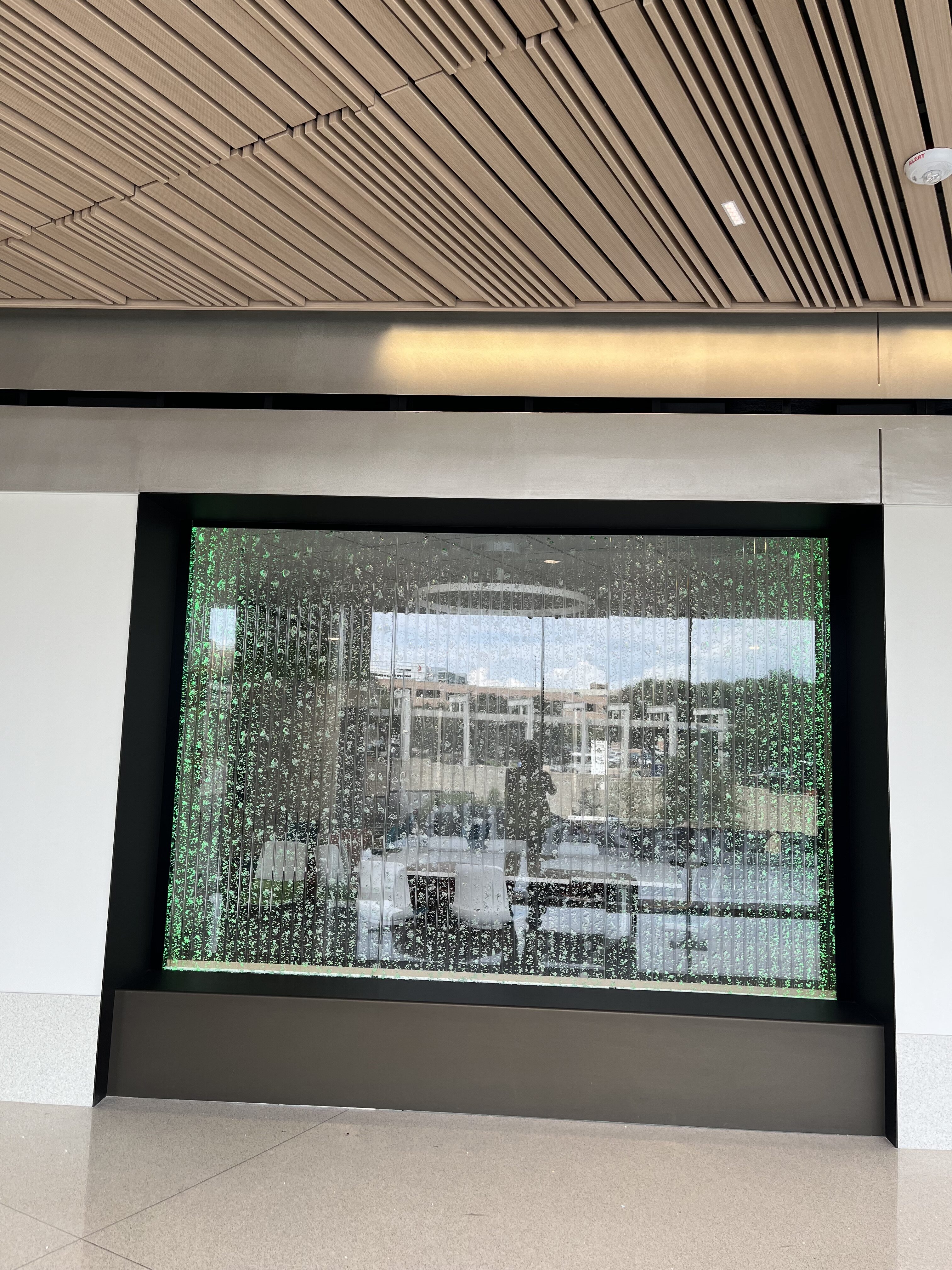Vertical-Chamber-Bubble-Wall-for-University-Health-Womens-Childrens-Hospital-in-San-Antonio-Texas