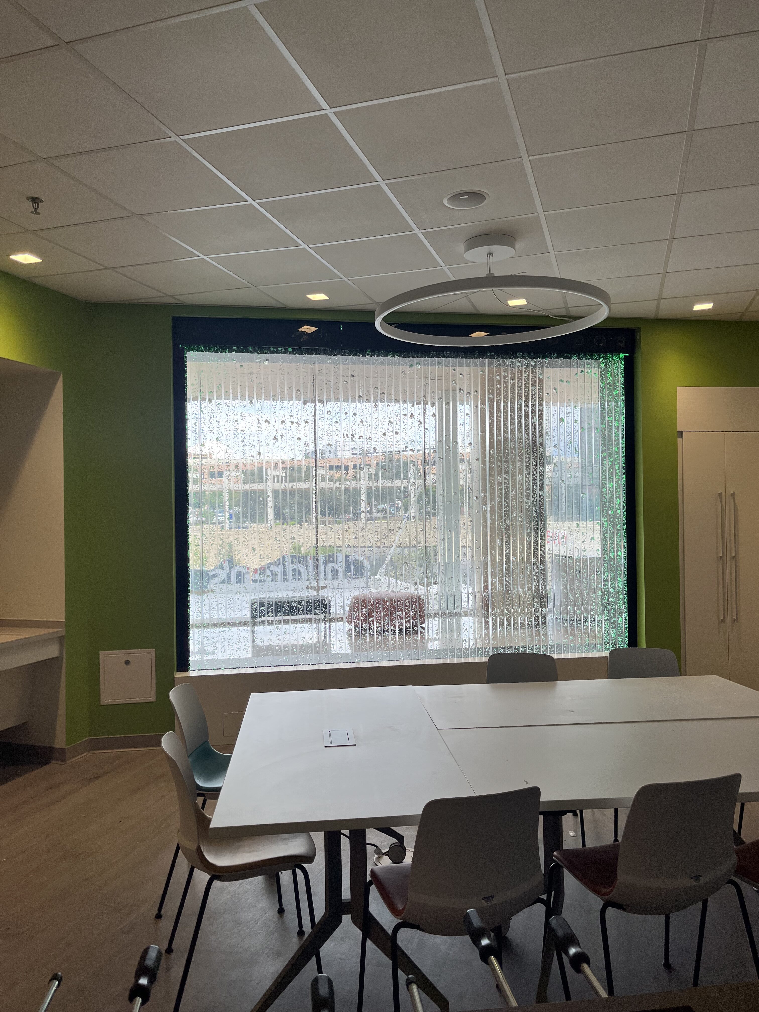 Vertical Chamber Bubble Wall for University Health Women’s & Children’s Hospital in San Antonio, Texas