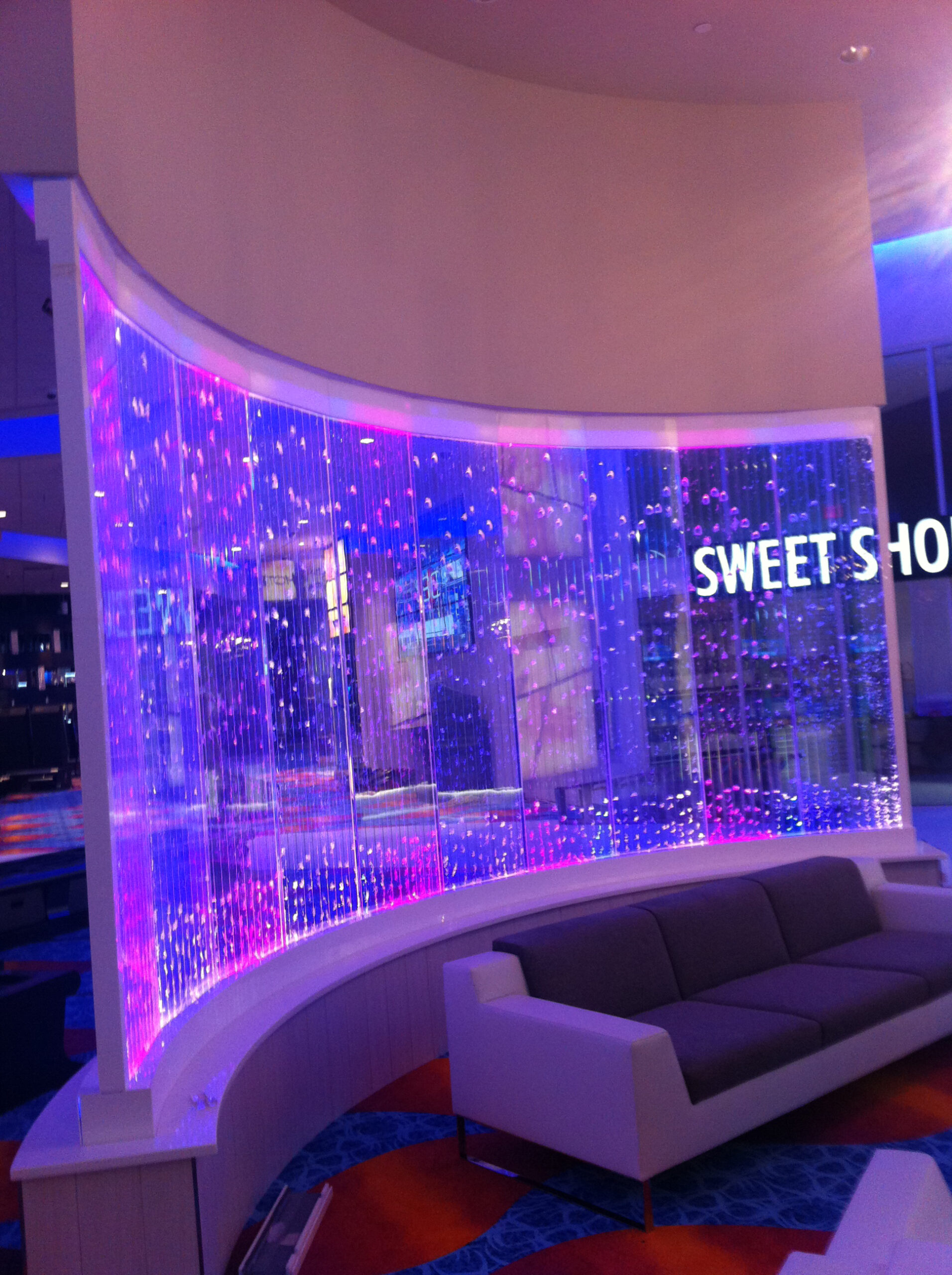 Vertical Chamber Curved Bubble Wall at Omak Casino Resort in Omak WA 7 scaled