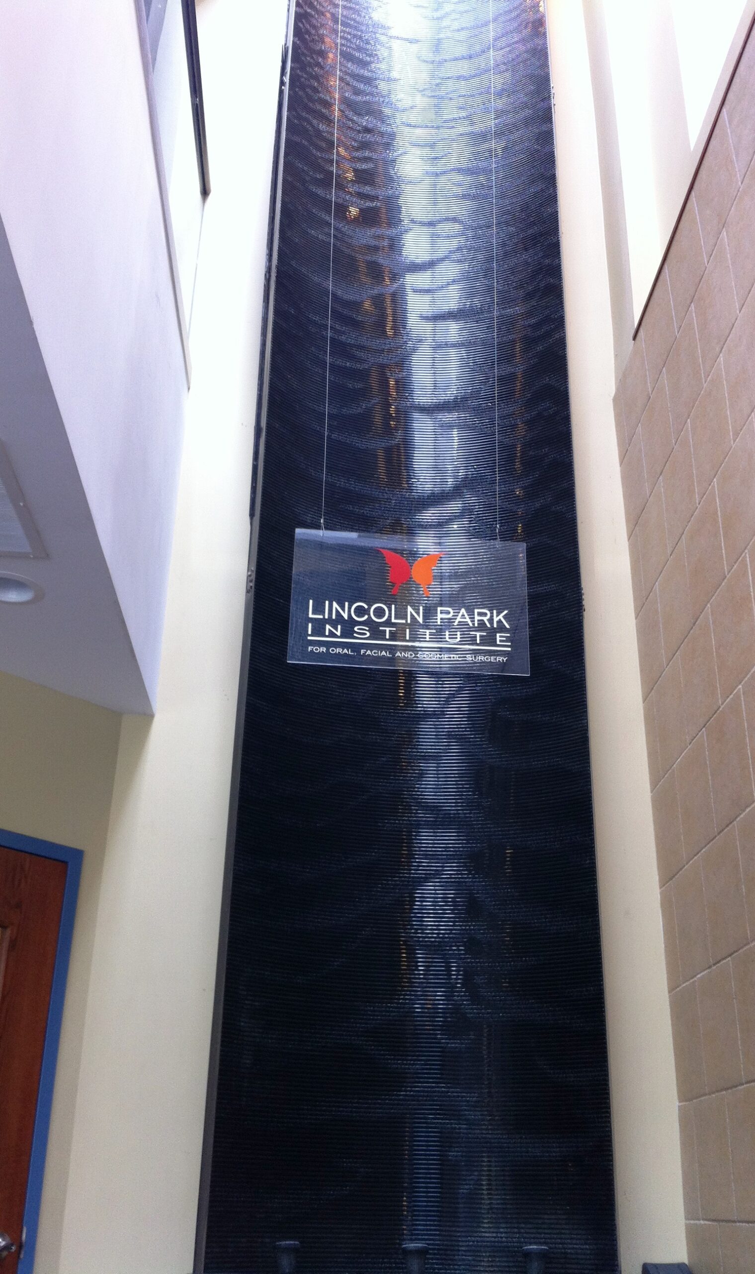 Water Wall Lincoln Park Institute Chicago IL black scored acrylic water wall 1 2 scaled