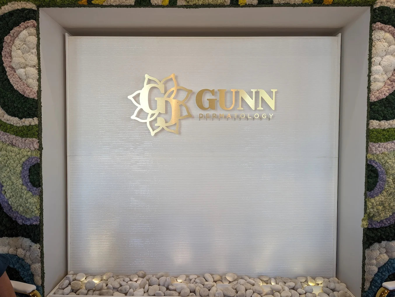 White Scored Acrylic Water Wall for Gunn Dermetology in Mountain Brook Alabama 2