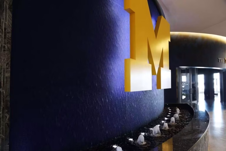 bubbler jets reflection pool, university of michigan crisler center ann arbor mi indoor water__feature bubbler jets reflection pool, university of michigan crisler center ann arbor mi indoor water__feature