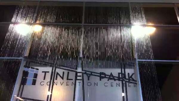 Video Rain Curtain Water Feature by Midwest Tropical – Close Up